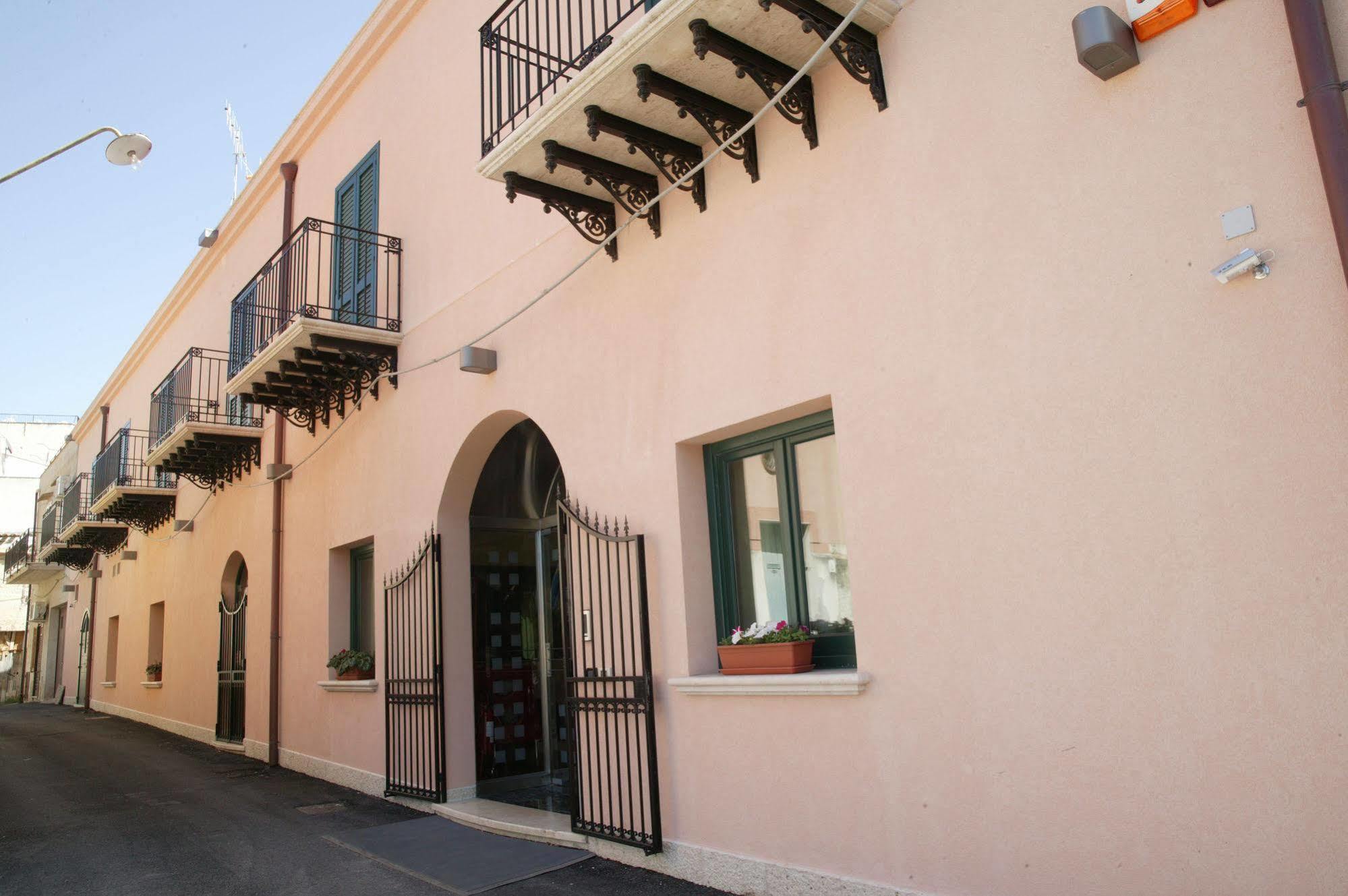 Cerri Hotel تراباني المظهر الخارجي الصورة